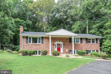 18412 Cedar Dr, Triangle, VA 22172 - photo 4