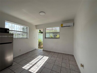 8860 SW 32nd St unit Back, Miami, FL 33165 - photo 4