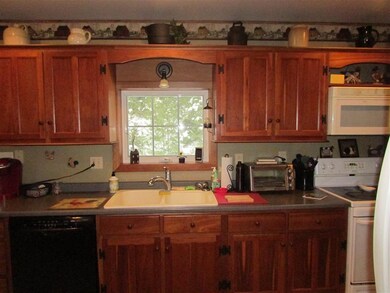 2 Lawrence Rd, Saint Johnsbury, VT 05819 - photo 3