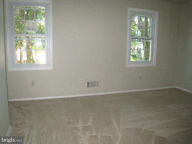 2916 Wetherburn Ct, Woodbridge, VA 22191 - photo 7