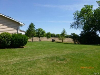 752 James Dr, Nazareth, PA 18064 - photo 2