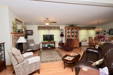 4 Carriage Way - Open Living