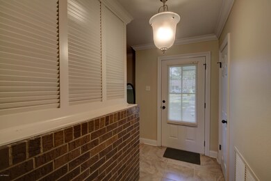 1002 Montrose Blvd-10