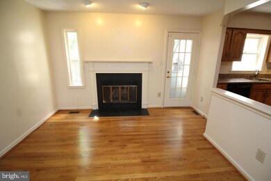 10808 Brewer House Rd, Rockville, MD 20852 - photo 4