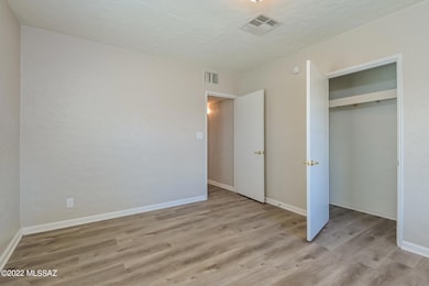 007-photo-primary-bedroom-10506600