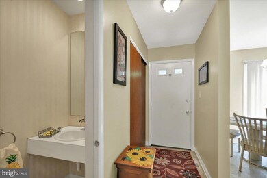 198 Oakmont Ct, Reading, PA 19607 - photo 3