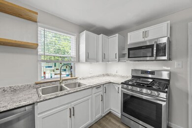 1903 Grayson St, North Charleston, SC 29405 - photo 5