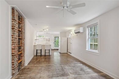 2922 1/2 O'Reilly St. Spacious and bright studio o