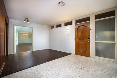 907 E Cedar St, Seguin, TX 78155 - photo 7