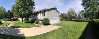 298 S Chase Dr, Crown Point, IN 46307 - photo 2