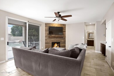 14639 S 7th Pl-10