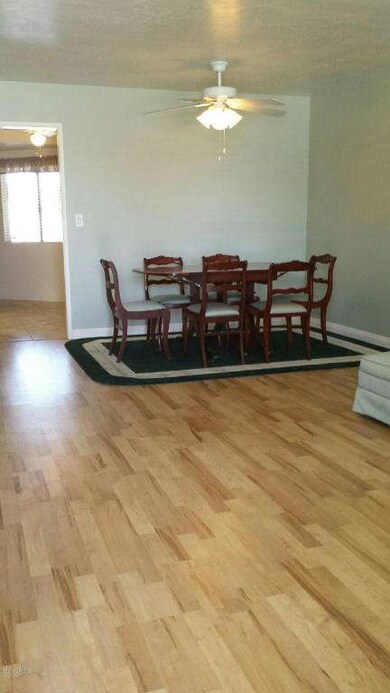 13671 N Garden Court Dr unit 15C, Sun City, AZ 85351 - photo 5