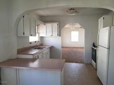 1438 10th St kitchen