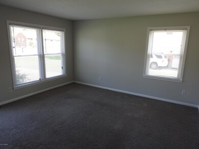 9006 Stockton Ct, Louisville, KY 40291 - photo 7