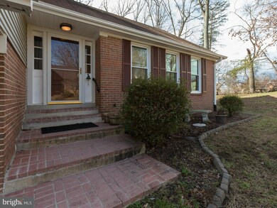 4304 Birch Pond Ln, Fairfax, VA 22033 - photo 5