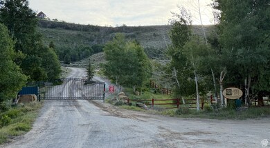 124 Aspen Cove Dr, Scofield, UT 84526 - photo 2