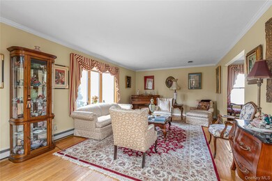 2 Coolidge Ave unit T, Glen Head, NY 11545 - photo 4