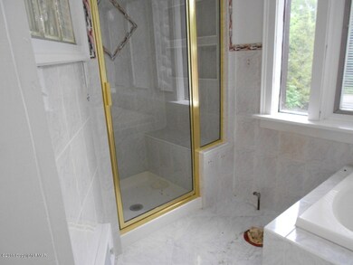 202 Conashaugh Trail, Milford, PA 18337 - photo 6