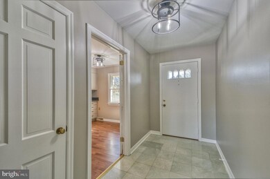 36960 Glendale St, Purcellville, VA 20132 - photo 2
