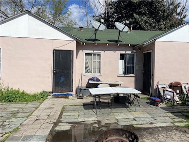 12116 S Willowbrook Ave, Compton, CA 90222 - photo 7