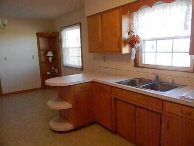 1807 Cummins Ferry Rd, Salvisa, KY 40372 - photo 2