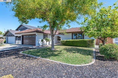 1059 Lakehurst Rd, Livermore, CA 94551 - photo 3