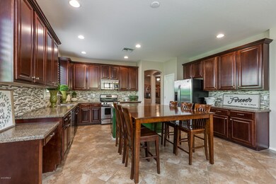 10) KITCHEN