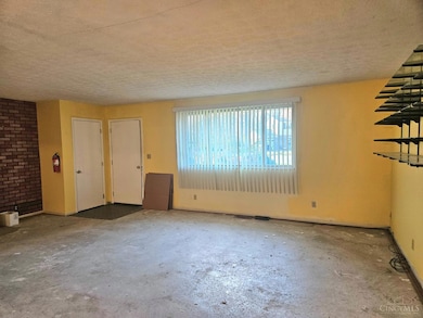 718 E Levitt Place, Cincinnati, OH 45245 - photo 7