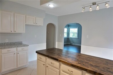 Lots of cabinet storage even in the island!