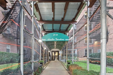 75-02 Austin St unit 2C, Forest Hills, NY 11375 - photo 6