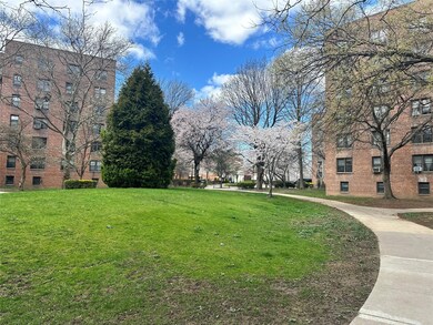 Dara Gardens unit 2F, Flushing, NY 11367 - photo 4