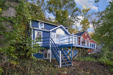 Quintessential Lake House!