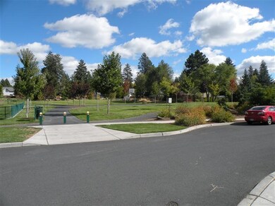 427 NE Thurston Ave, Bend, OR 97701 - photo 5