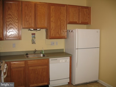 1507 Fairbrook Ct, Severn, MD 21144 - photo 3