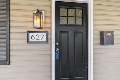 5-web-or-mls-627EMolerStreetExt_Hommati1