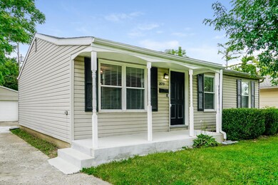 003-photo-front-view-9558648