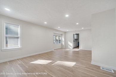 07-218-S-Hayford-Ave-Lansing-MI-48912-Wi