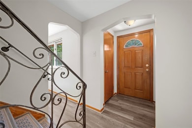 5123 S Passage Dr, Pittsburgh, PA 15236 - photo 3