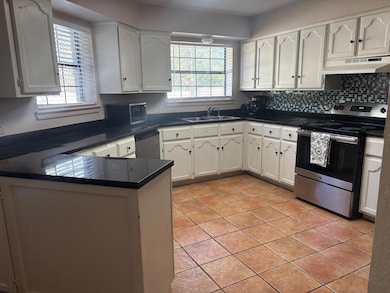 1304 Hunters View Cir, Laredo, TX 78045 - photo 7