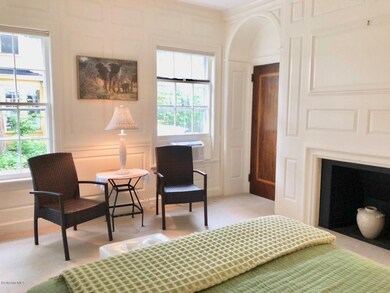 Cozy Sitting Area