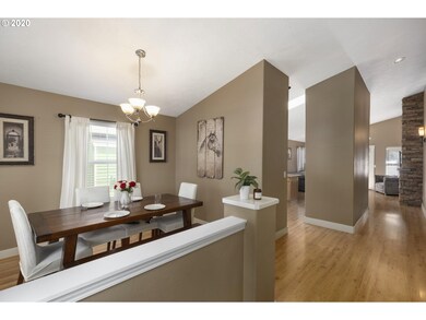 856 SW 12th St, Troutdale, OR 97060 - photo 5