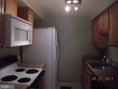 580 Glen Ct unit 36A, Glen Burnie, MD 21061 - photo 6