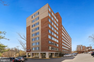 Taft Towers unit 905, Arlington, VA 22201 - photo 2