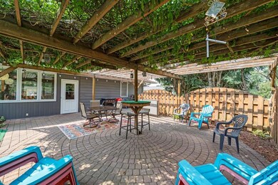 1104 S 14th Ave W, Newton, IA 50208 - photo 5