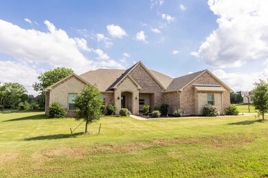 107 Maudy Ln, Springtown, TX 76082 - photo 2