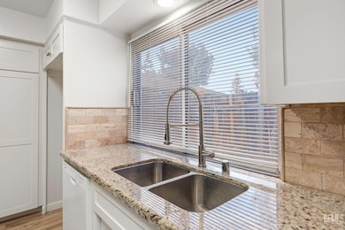 5301 Demaret Ave unit 16, Bakersfield, CA 93309 - photo 5