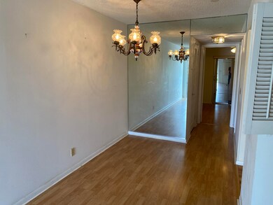 219 Windsor J unit 219, West Palm Beach, FL 33417 - photo 6