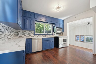 18434 Walter St, Lansing, IL 60438 - photo 4