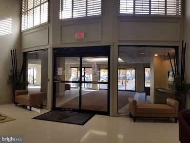 20832 Valley Forge Cir, King of Prussia, PA 19406 - photo 2