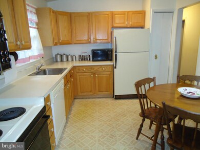 8437 Porter Ln, Alexandria, VA 22308 - photo 3